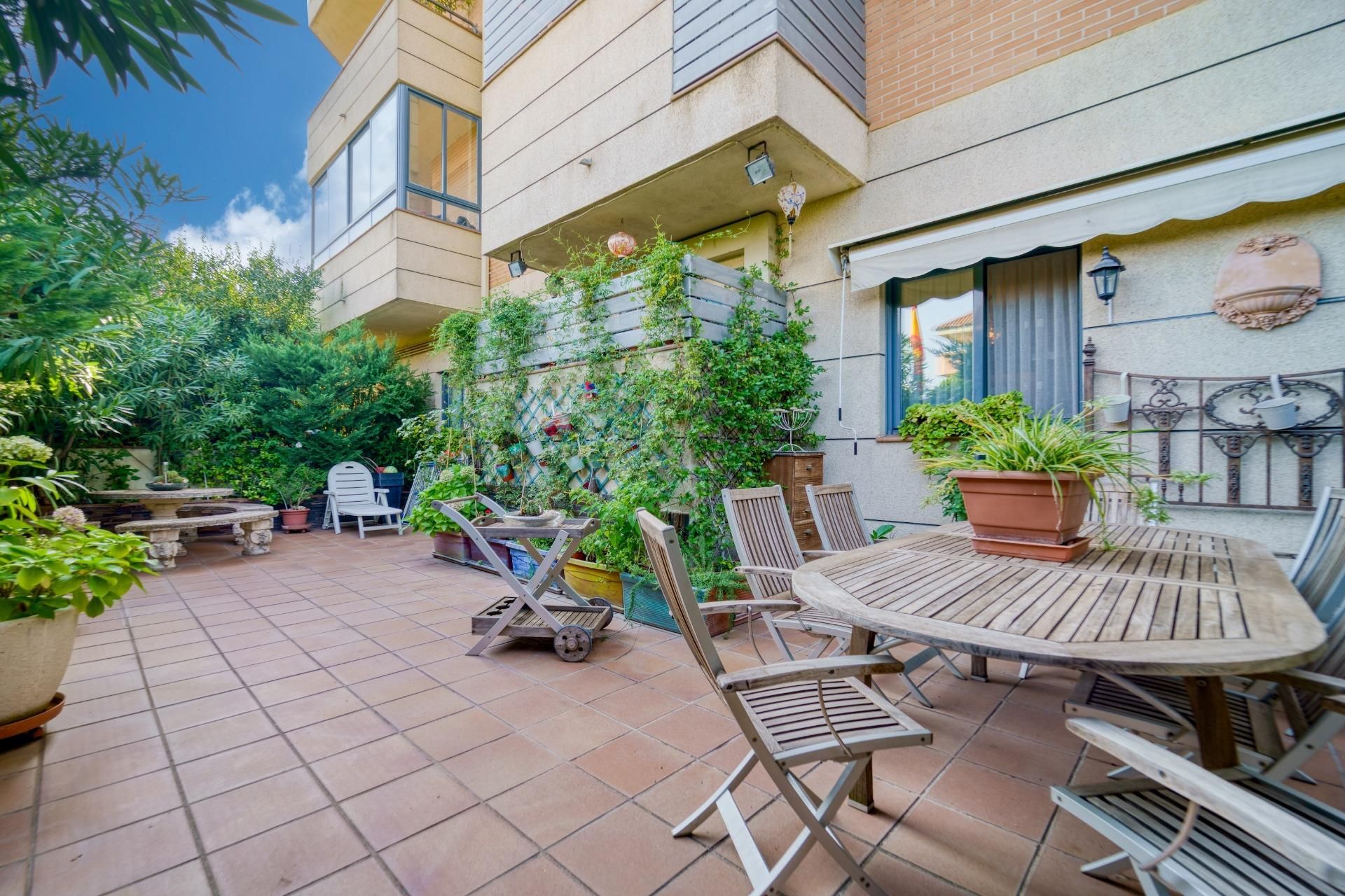 Terrace of Planta baja for sale in Pozuelo de Alarcón  with Heating, Private garden and Storage room