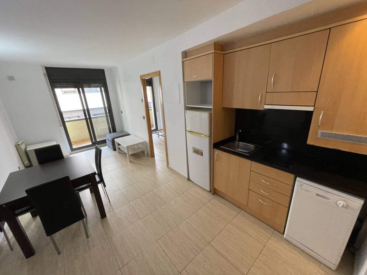 Pis de lloguer a Calle MENENDEZ Y PELAYO, Cementiri Vell