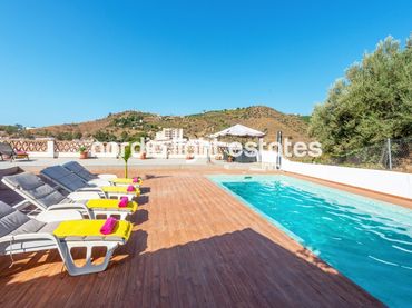 Haus mit Pool zum Verkauf in Torrox Pueblo
