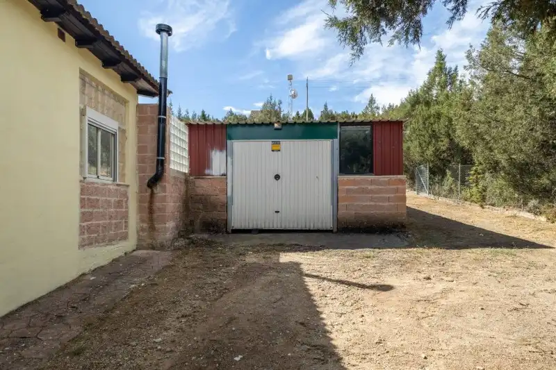 Aparcament de Casa o xalet en venda en Duruelo amb Calefacció, Terrassa i Piscina