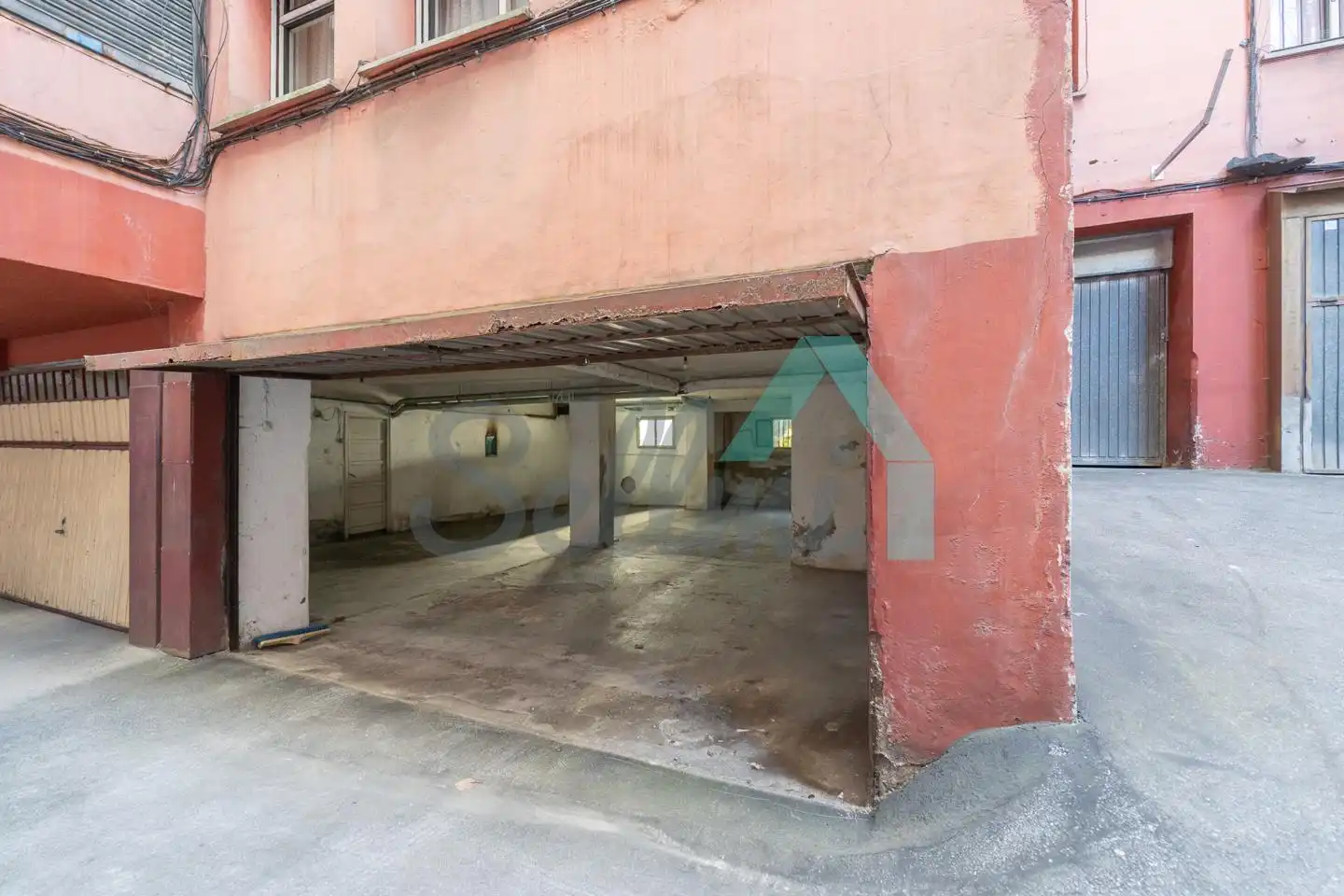 Parking de Piso en venta en Oviedo  con Calefacción, Parquet y Terraza