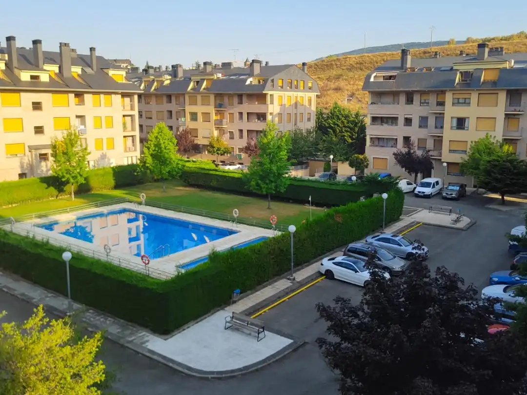 Pis amb piscina en venda a António beltran 1
