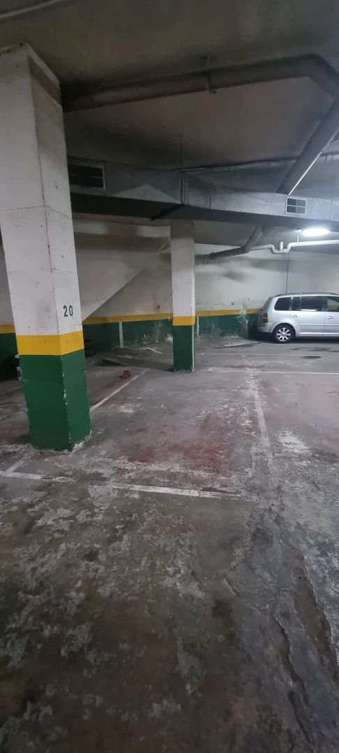 Garatge de lloguer a Carrer de Pablo Iglesias, 13, La Salut, Salut - Lloreda