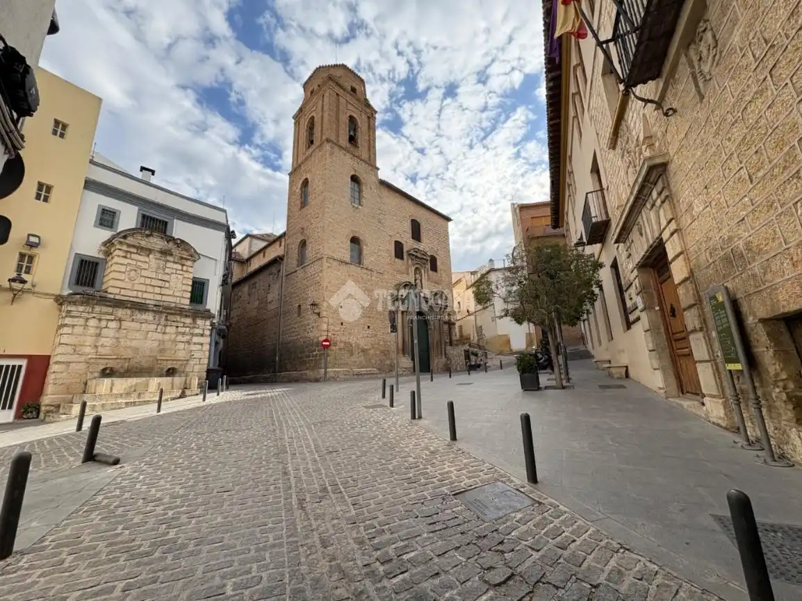 Vista exterior de Piso en venta en Jaén
