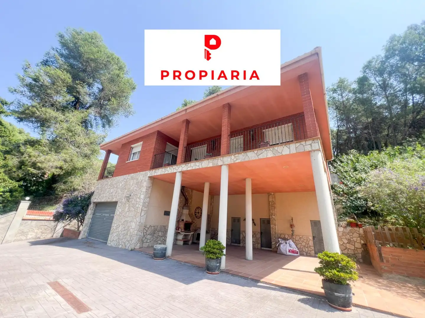 Vista exterior de Casa o xalet en venda en Vallirana amb Aire condicionat, Calefacció i Jardí privat