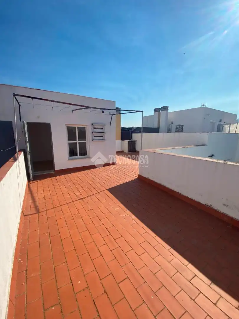 Terrassa de Pis en venda en Sanlúcar la Mayor amb Terrassa