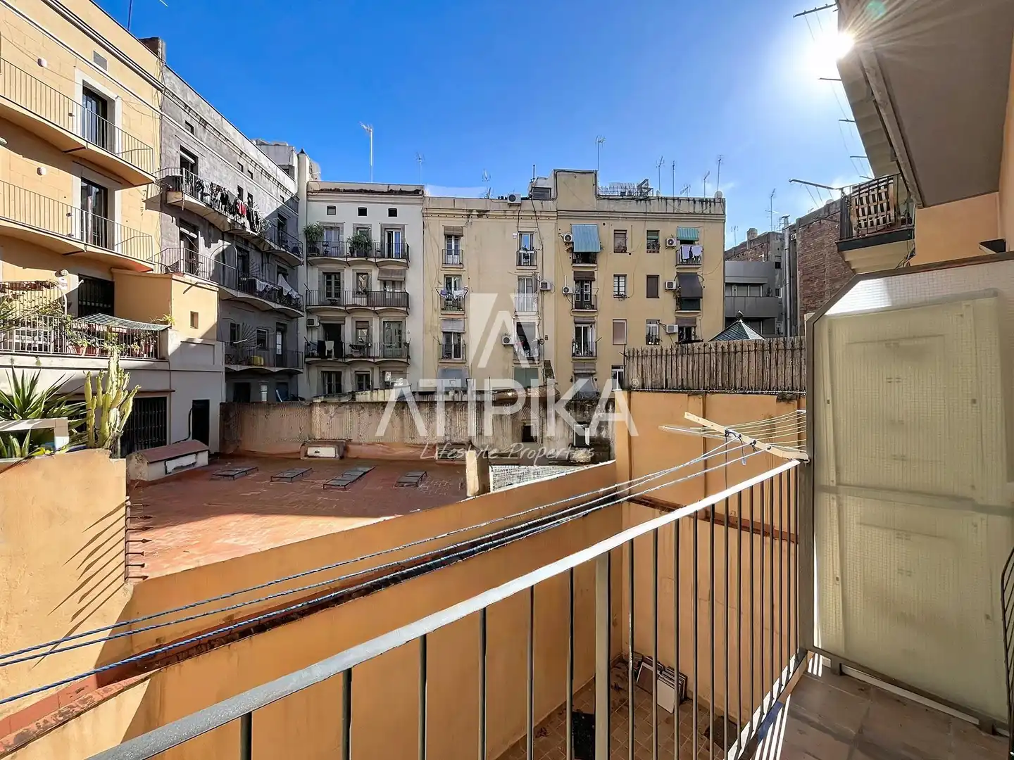 Vista exterior de Piso en venta en Barcelona con Aire acondicionado, Parquet y Amueblado