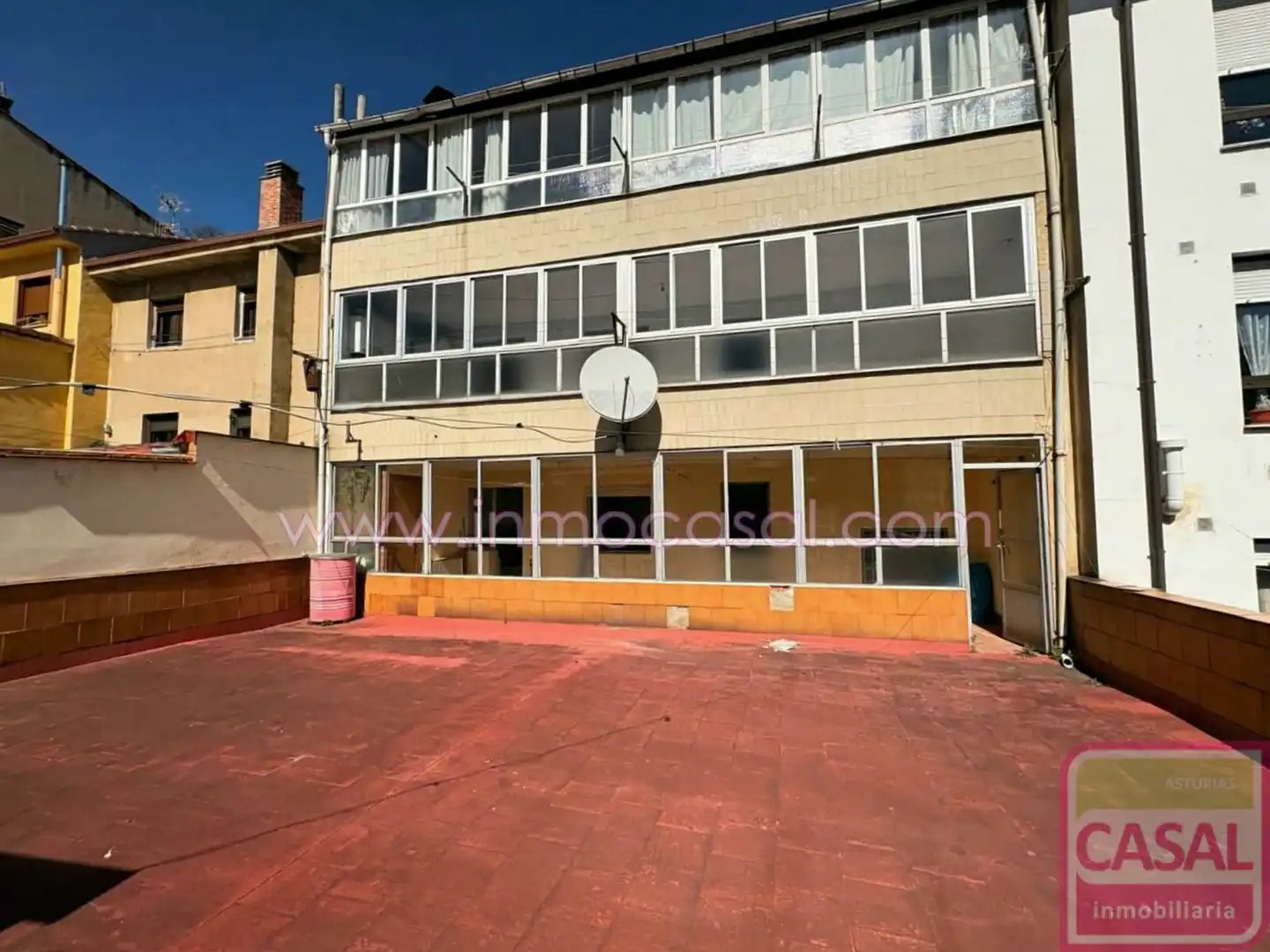 Vista exterior de Piso en venta en Lena con Calefacción, Terraza y Amueblado