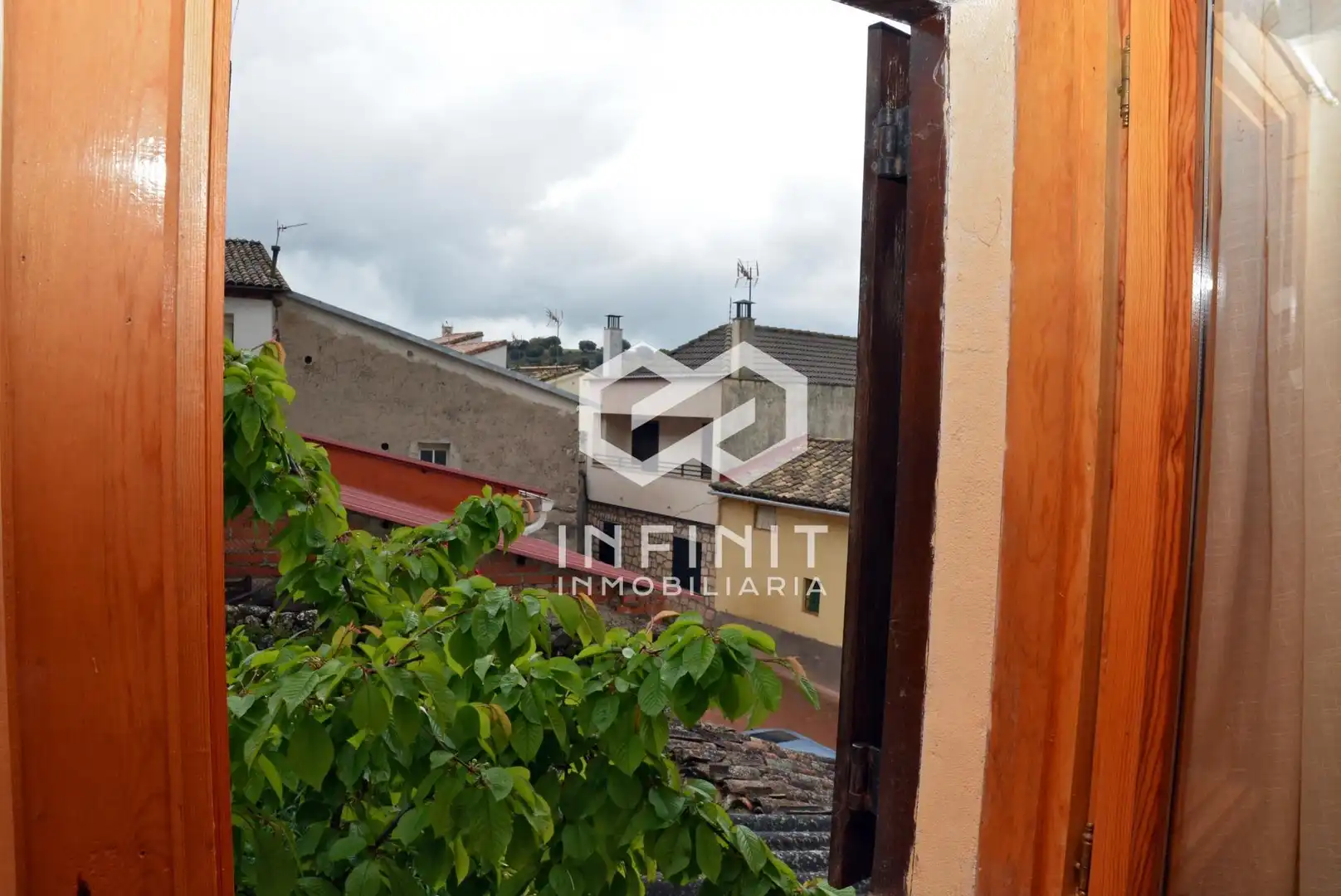 Exterior view of Houses for sale in Peñalver  with Private garden and Balcony