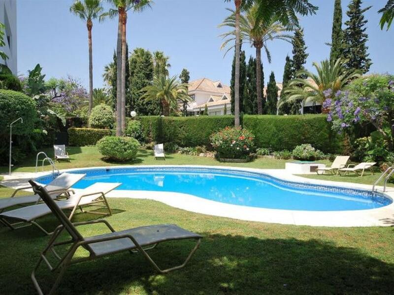 Jardín de Ático de alquiler en Marbella con Aire acondicionado, Calefacción y Terraza