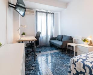 Dormitori de Apartament per a compartir en Massamagrell amb Moblat, Rentadora i Microones