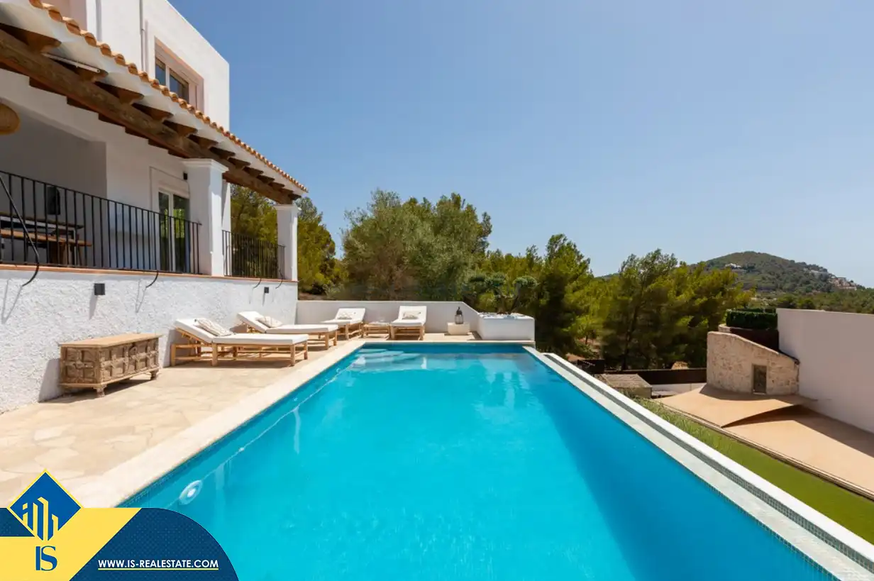 Vista exterior de Casa o xalet en venda en Santa Eulària des Riu amb Aire condicionat, Calefacció i Jardí privat