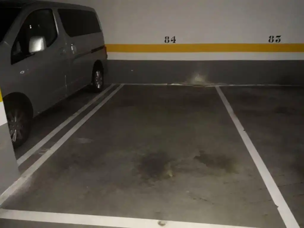 Garage for sale in Madrid, Madrid