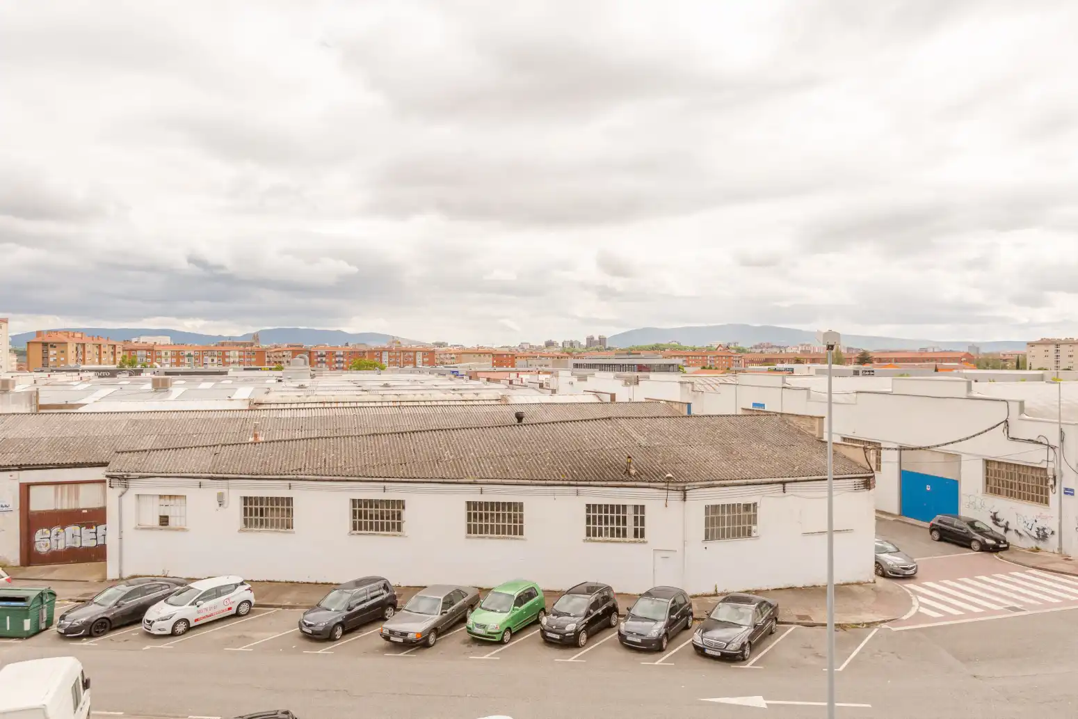 Exterior view of Office for sale in Ansoáin / Antsoain  with Air Conditioner