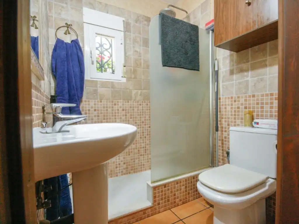 Bathroom of Houses for sale in Monda