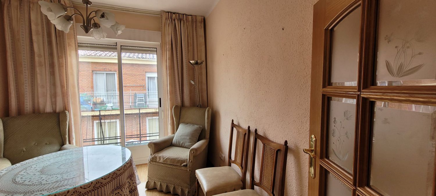 Dormitori de Pis en venda en  Albacete Capital amb Balcó