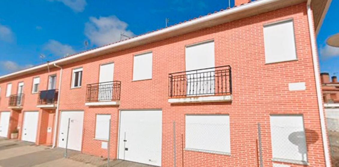 Exterior view of Single-family semi-detached for sale in Mucientes