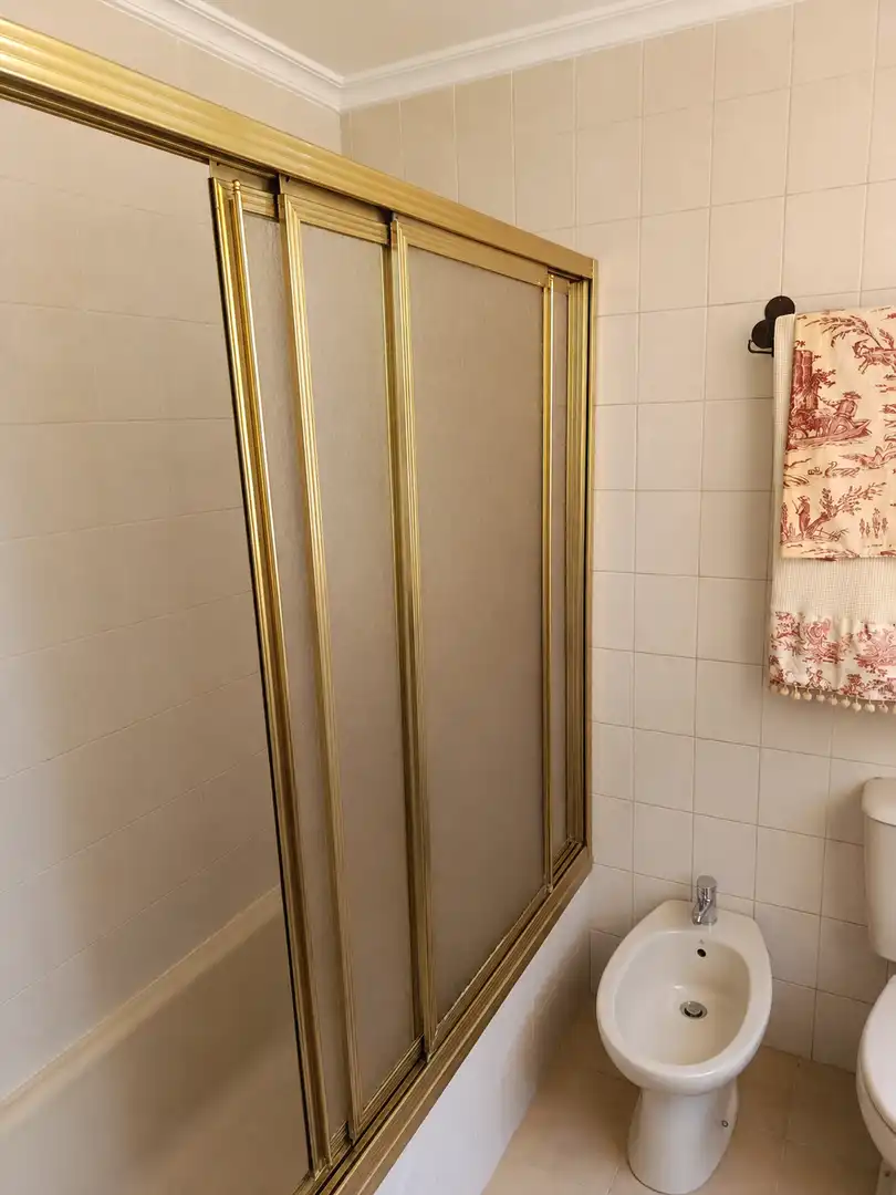 Bany de Casa o xalet en venda en Écija amb Aire condicionat, Terrassa i Moblat
