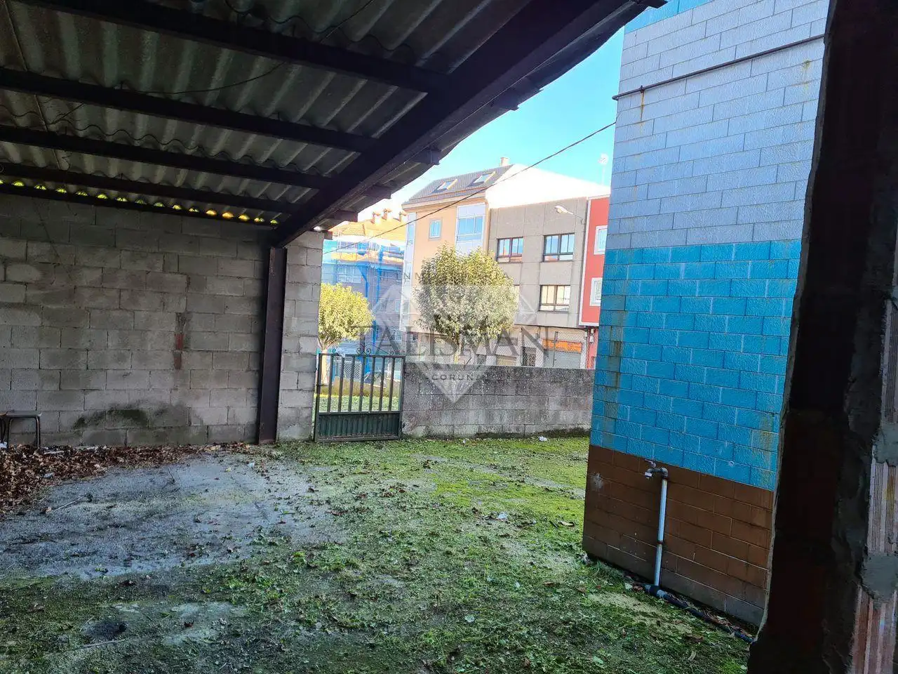 Vista exterior de Casa o xalet en venda en Arteixo amb Calefacció, Jardí privat i Moblat