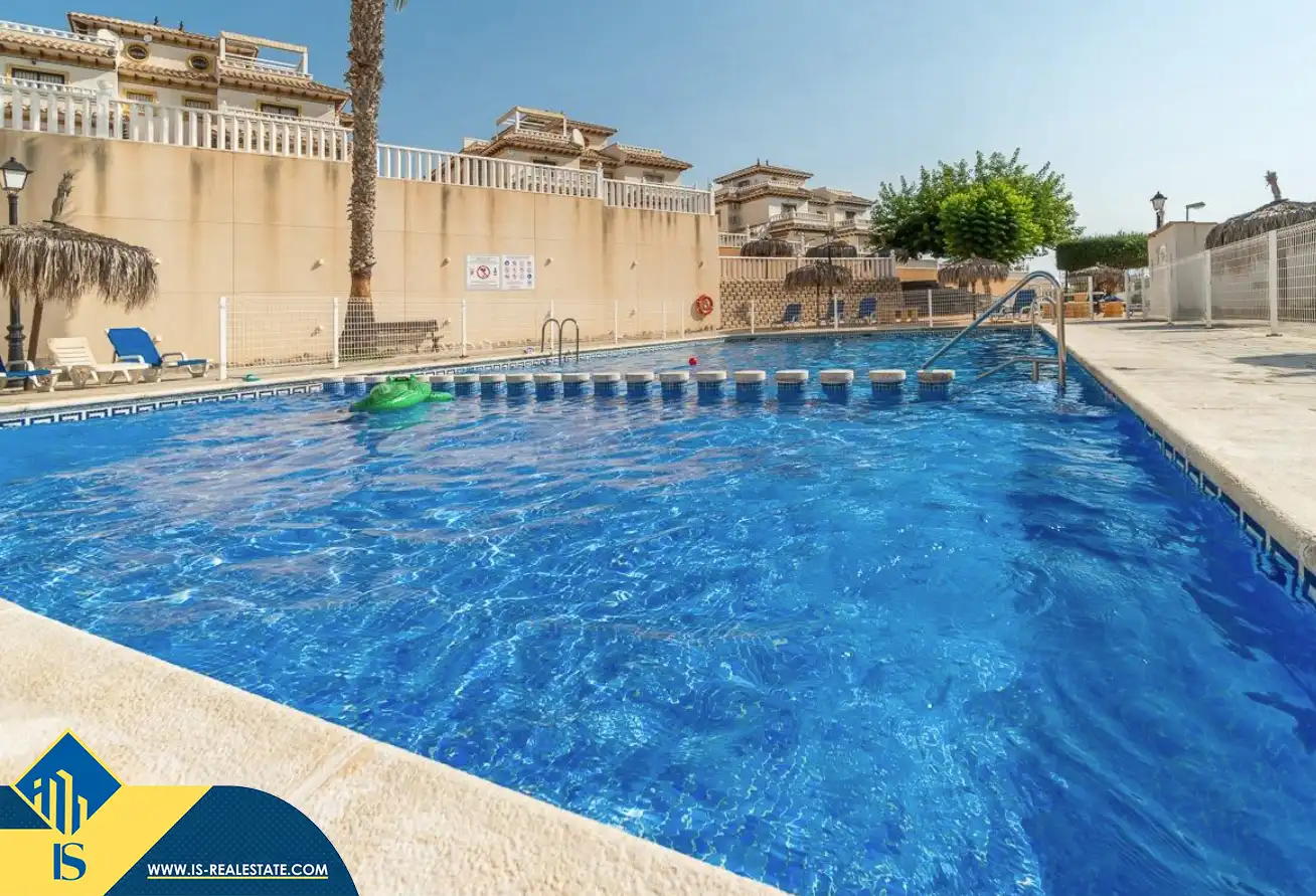 Piscina de Apartamento en venta en Orihuela con Aire acondicionado, Calefacción y Jardín privado