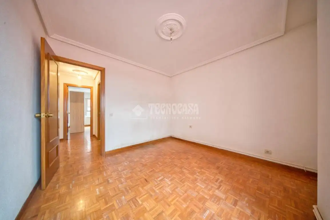 Dormitori de Pis en venda en Valladolid amb Calefacció i Parquet