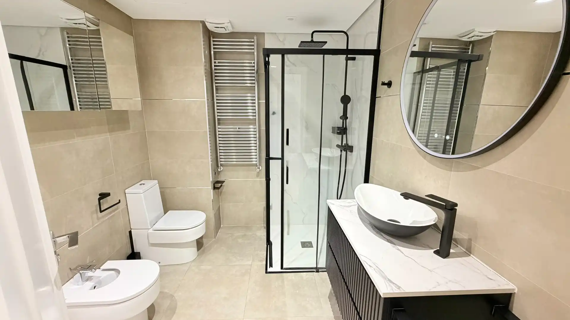 Bathroom of Flat for rent in  Palma de Mallorca  with Air Conditioner, Terrace and Oven