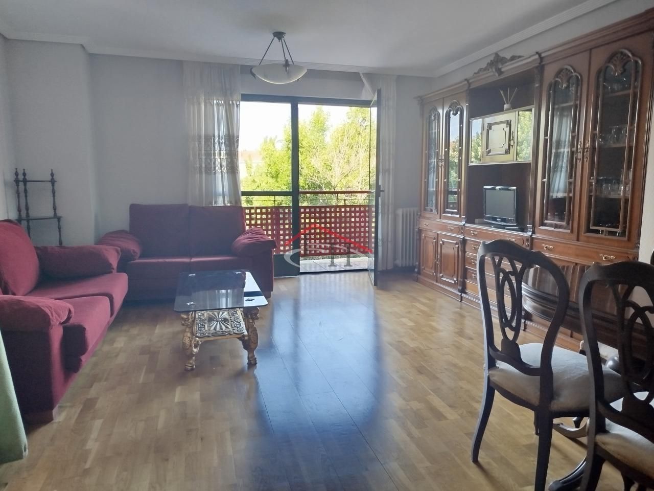 Sala de estar de Piso de alquiler en León Capital  con Calefacción, Parquet y Terraza