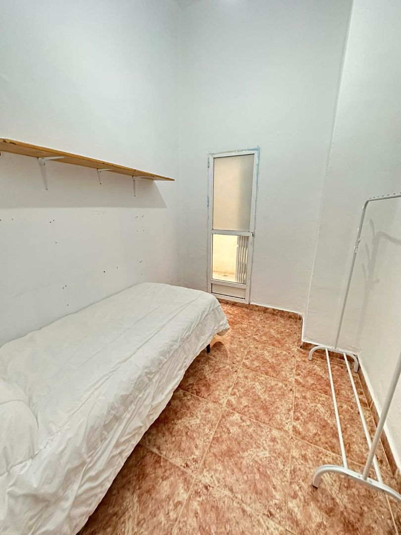Habitación de Piso para compartir en  Valencia Capital con Amueblado