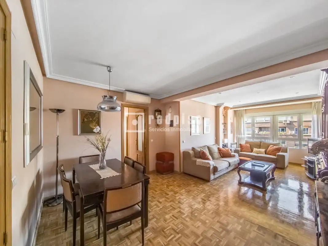 Sala d'estar de Pis en venda en Madrid amb Aire condicionat, Calefacció i Jardí privat