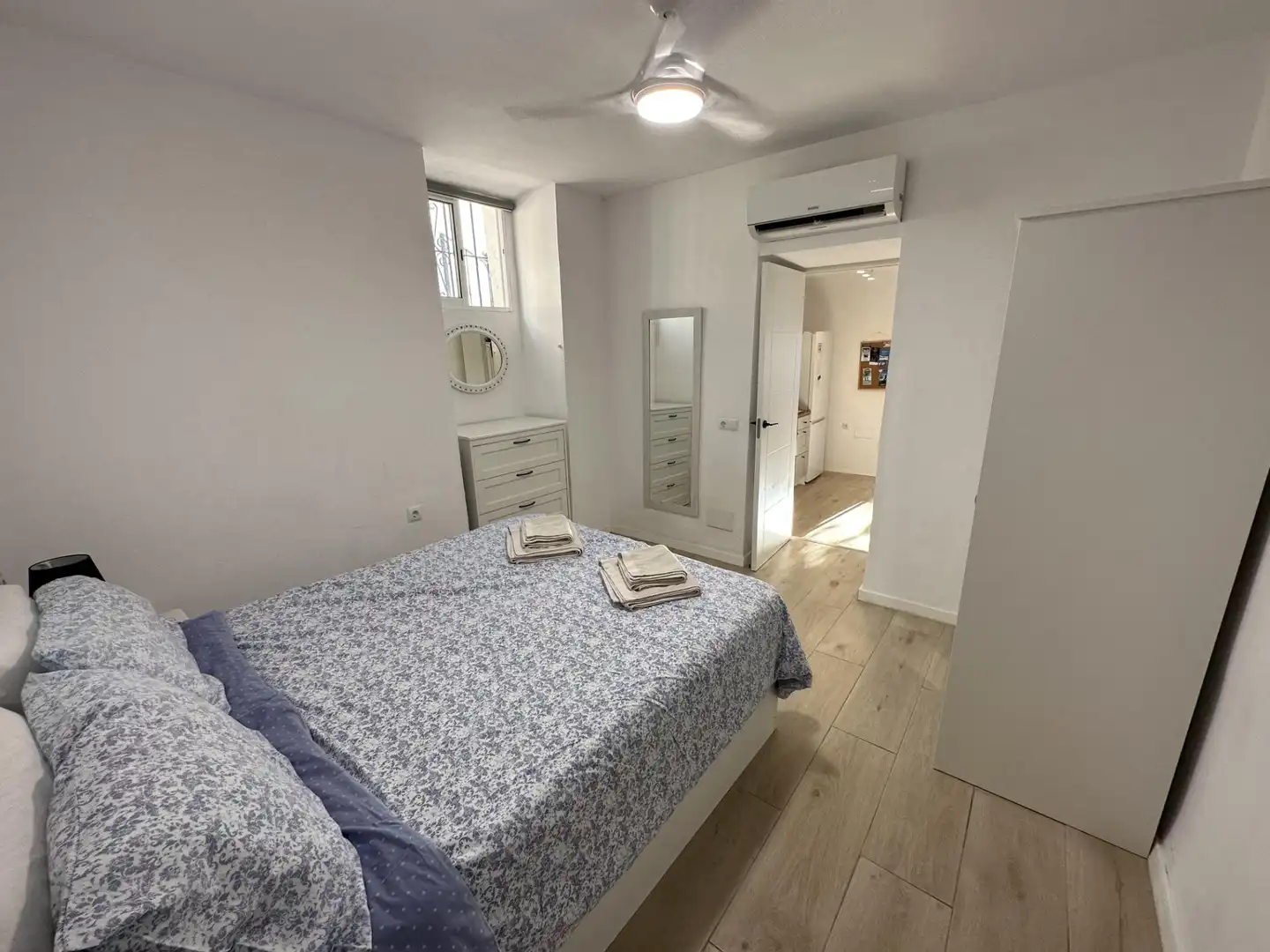 Schlafzimmer von Erdgeschoss zum Verkauf in Estepona mit Klimaanlage und Möbliert