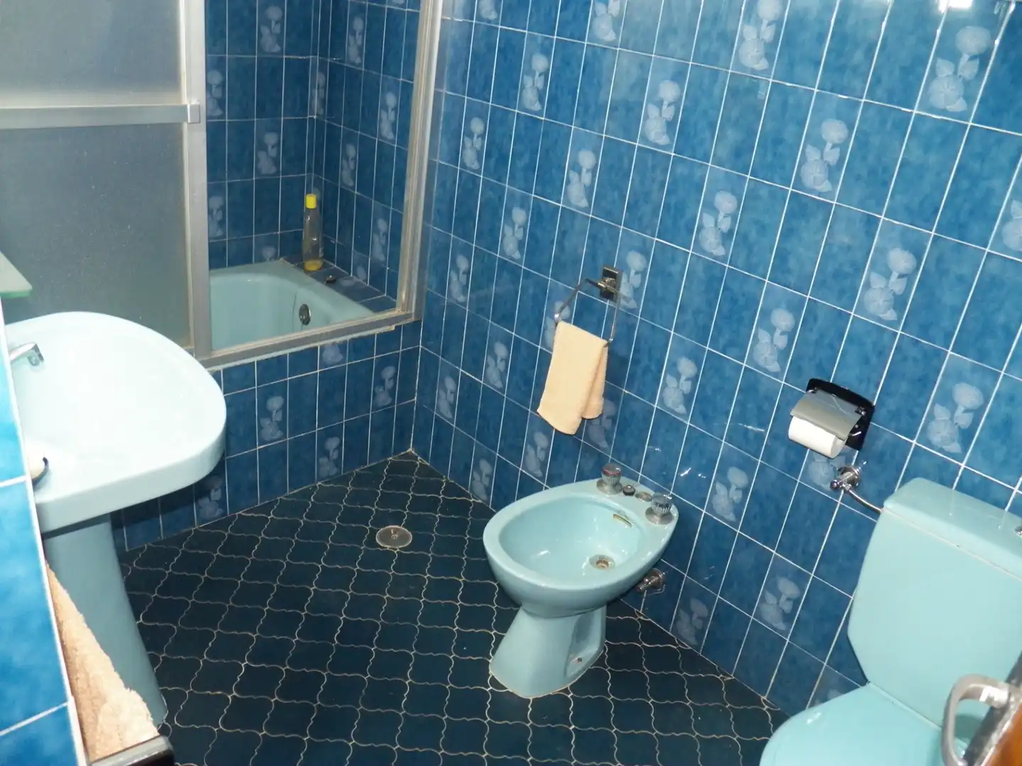 Bathroom of Detached homes for sale in Miraflores de la Sierra  with Private garden and Swimming Pool