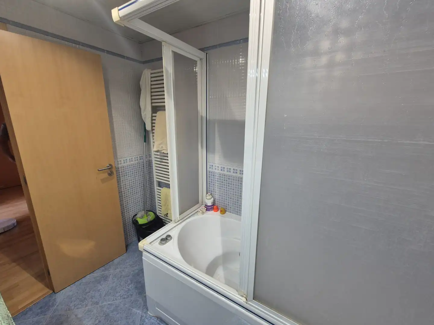 Bany de Pis en venda en Roda de Berà amb Calefacció, Terrassa i Forn