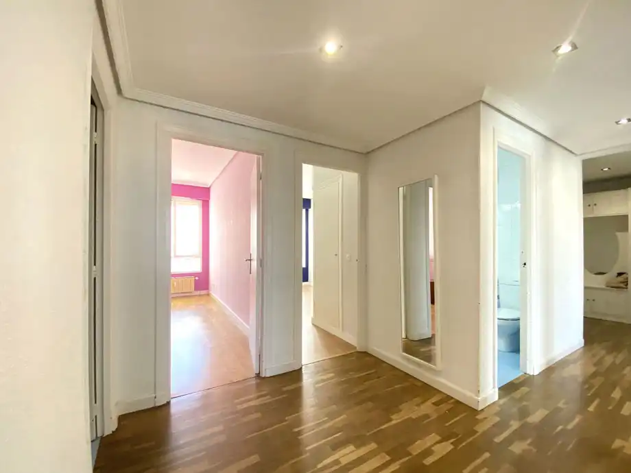 Piso en venta en Vitoria - Gasteiz con Calefacción, Parquet y Terraza