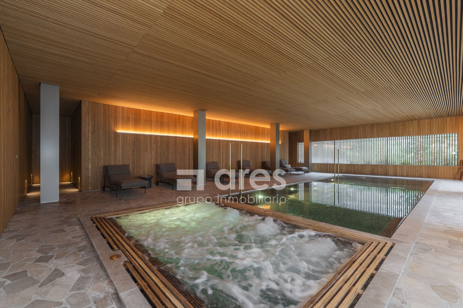 Piscina de Piso en venta en  Madrid Capital con Aire acondicionado, Calefacción y Trastero