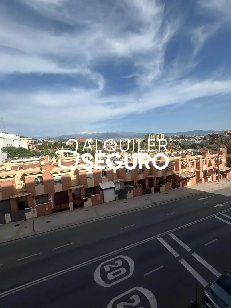 Exterior view of Flat for rent in Granada  with Air Conditioner and Furnished
