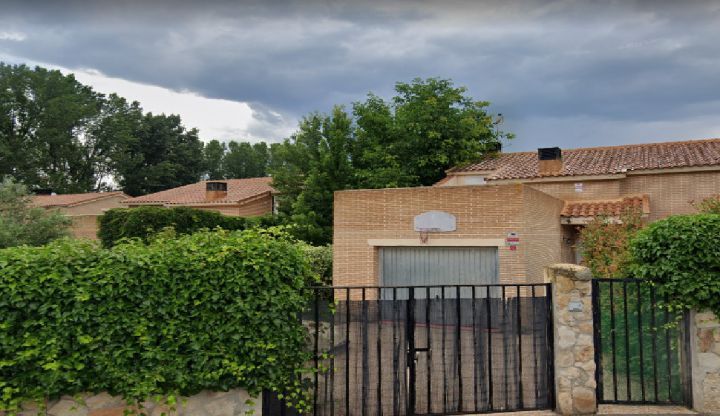 Exterior view of Single-family semi-detached for sale in Pelayos de la Presa