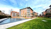 Exterior view of Flat for sale in Sant Cugat del Vallès  with Air Conditioner and Balcony