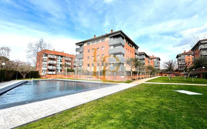 Exterior view of Flat for sale in Sant Cugat del Vallès  with Air Conditioner, Heating and Parquet flooring