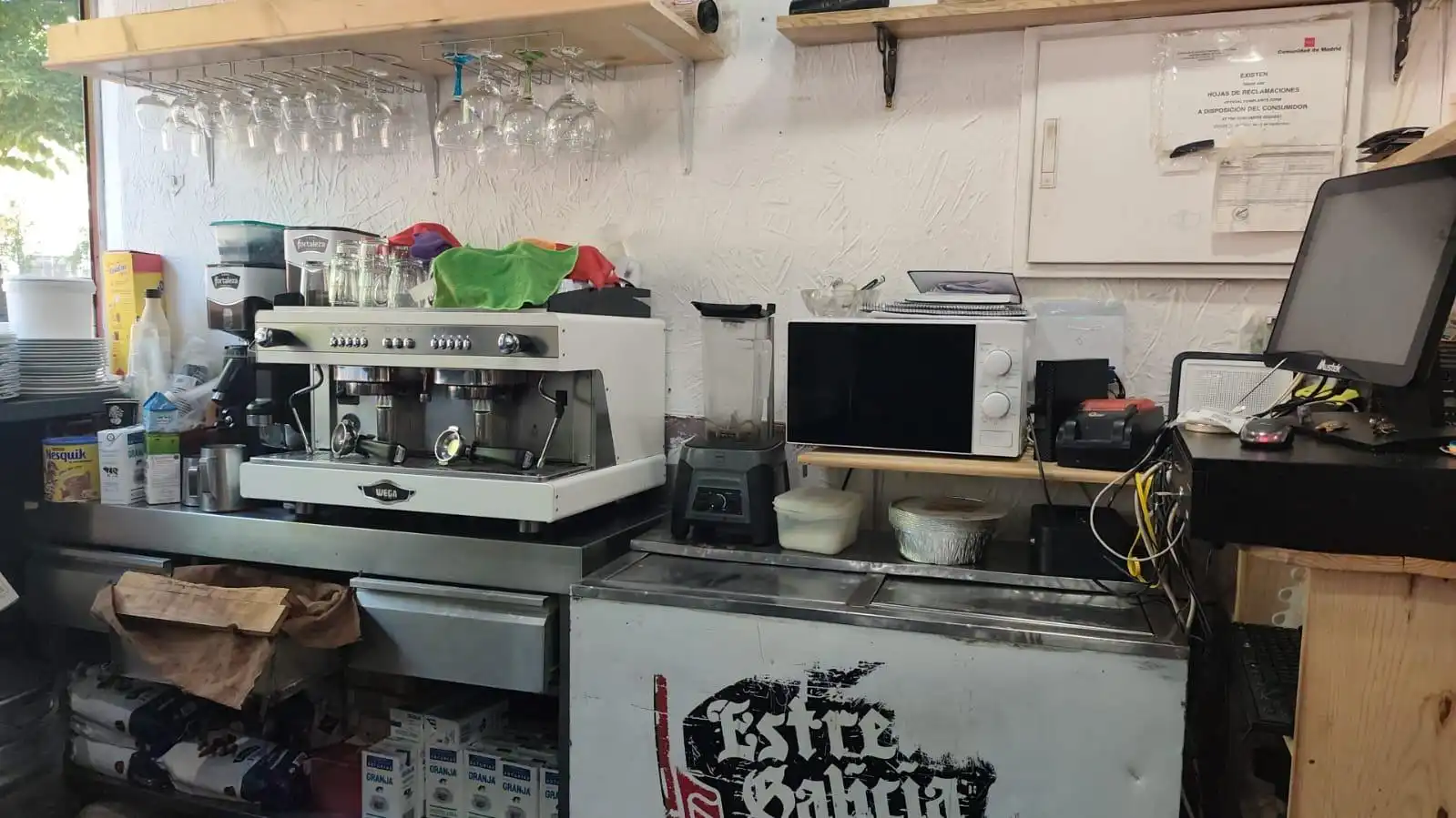 Cocina de Local de alquiler en Velilla de San Antonio
