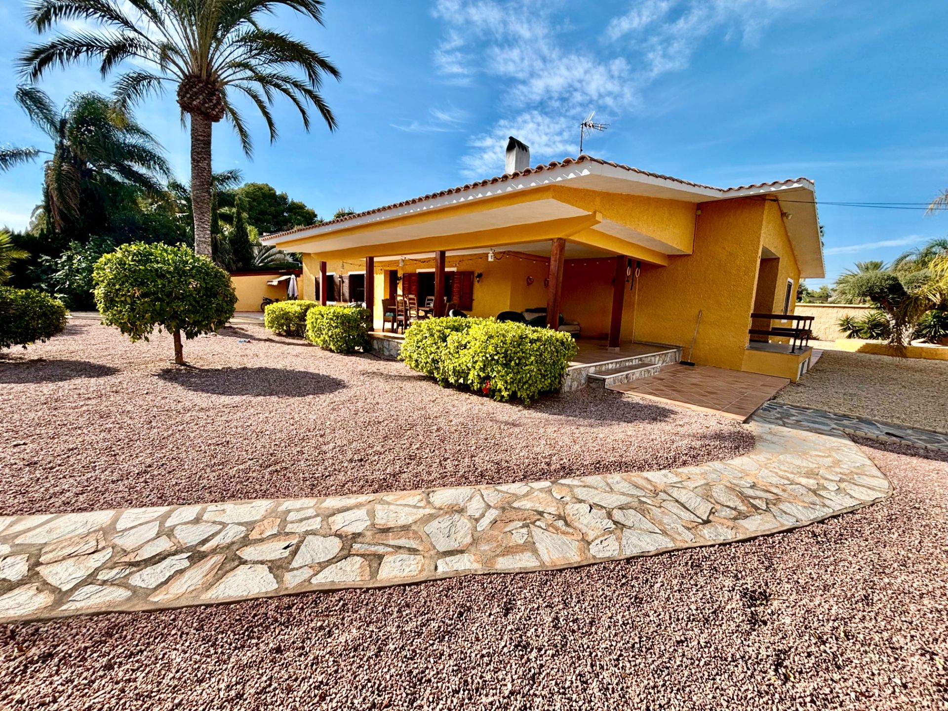 Exterior view of House or chalet for sale in Alicante / Alacant  with Air Conditioner, Heating and Private garden