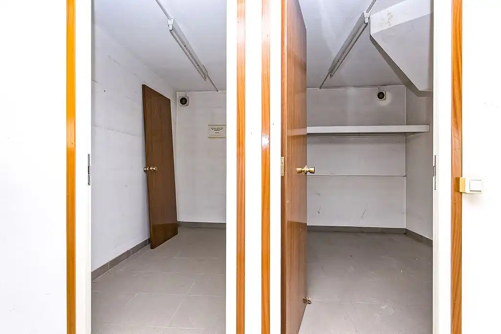 Gewerbefläche zum Verkauf in Av, Francesc Macià, imagen 31