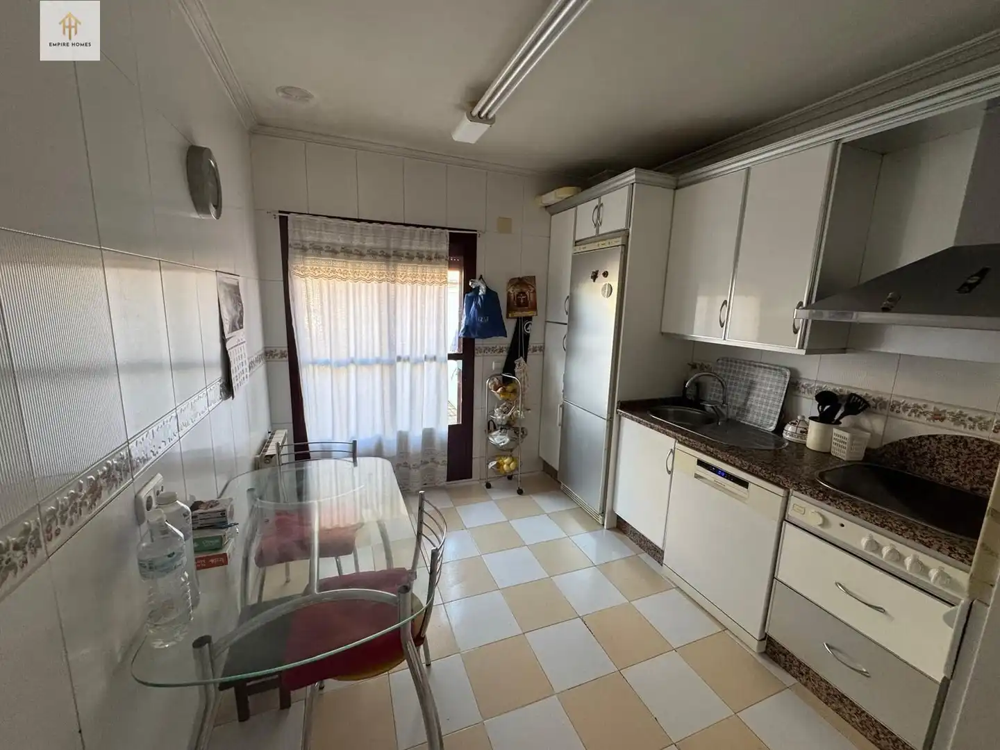 Cuina de Casa adosada en venda en Cáceres amb Aire condicionat, Calefacció i Terrassa