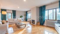 Living room of House or chalet for sale in Las Rozas de Madrid  with Air Conditioner, Terrace and Swimming Pool