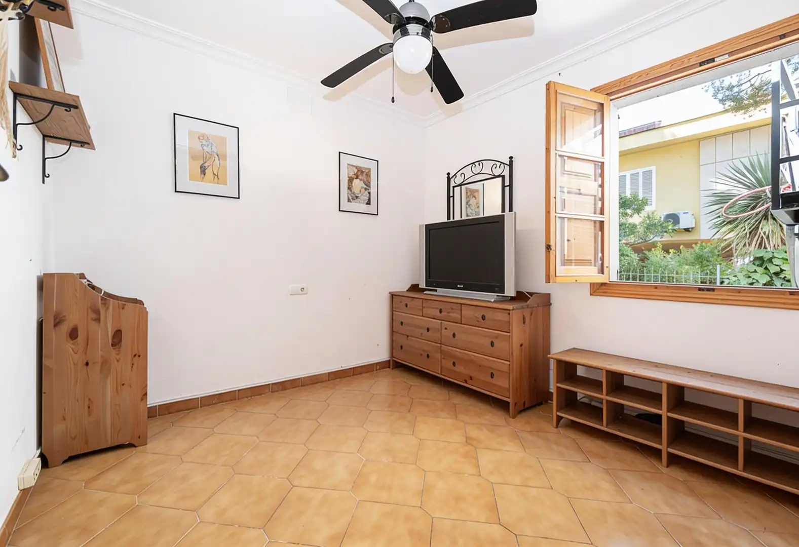 Sala d'estar de Casa o xalet en venda en  Palma de Mallorca amb Aire condicionat, Jardí privat i Terrassa