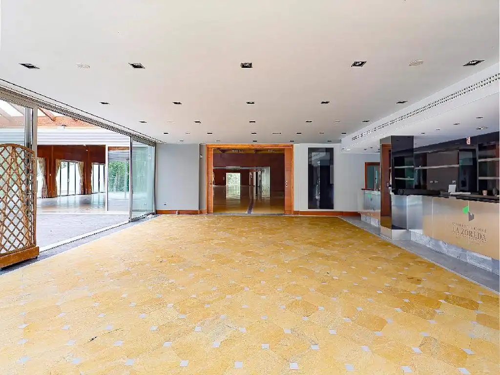 Edificio en venta en Oviedo 