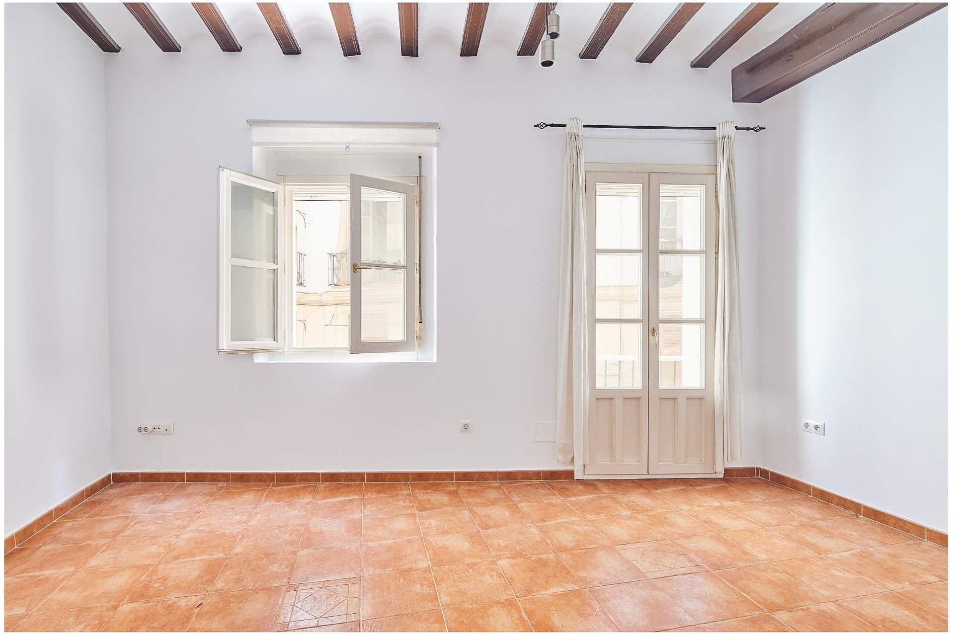 Flat for sale in  Cádiz Capital  with Air Conditioner, Storage room and Balcony