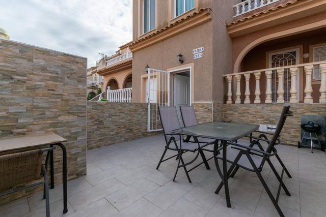 Apartamento en Alquiler en Calle CANARIAS en Monte y Mar