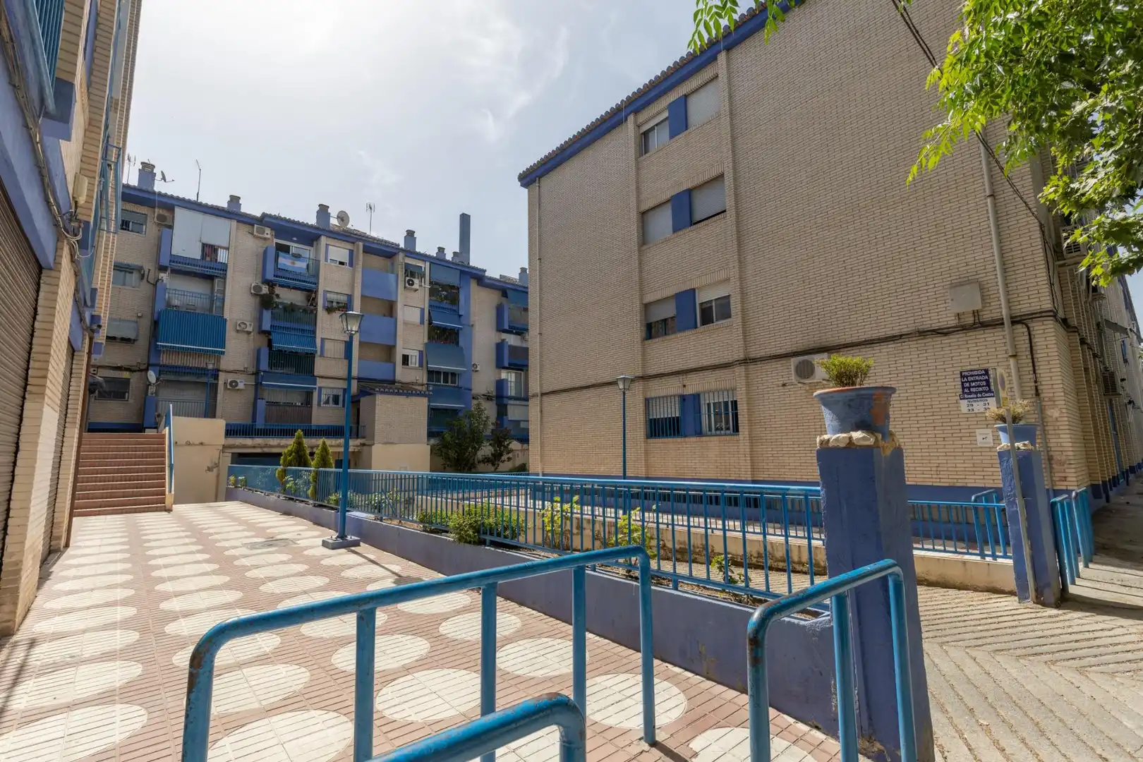 Vista exterior de Piso en venta en Granada con Aire acondicionado, Calefacción y Balcón