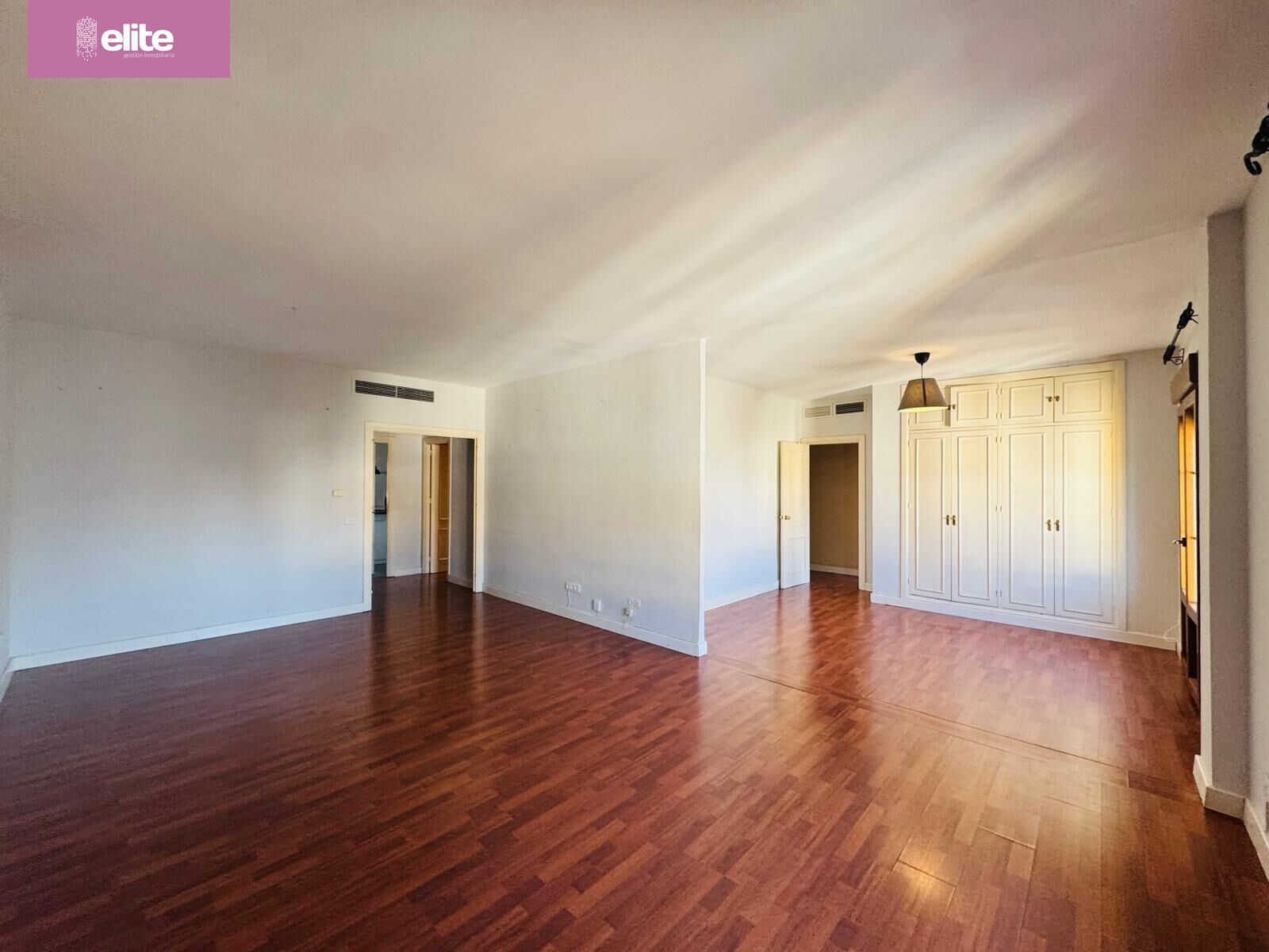 Living room of Flat for sale in Jerez de la Frontera  with Air Conditioner and Balcony