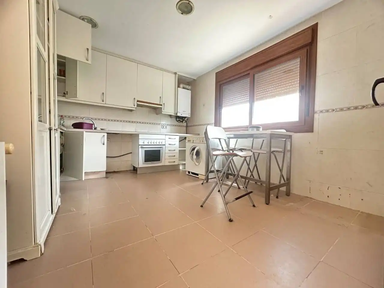 Küche von Haus oder Chalet zum Verkauf in Layos mit Heizung, Privatgarten und Terrasse